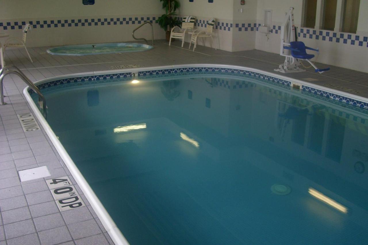 Heated swimming pool: Baymont by Wyndham Casper East