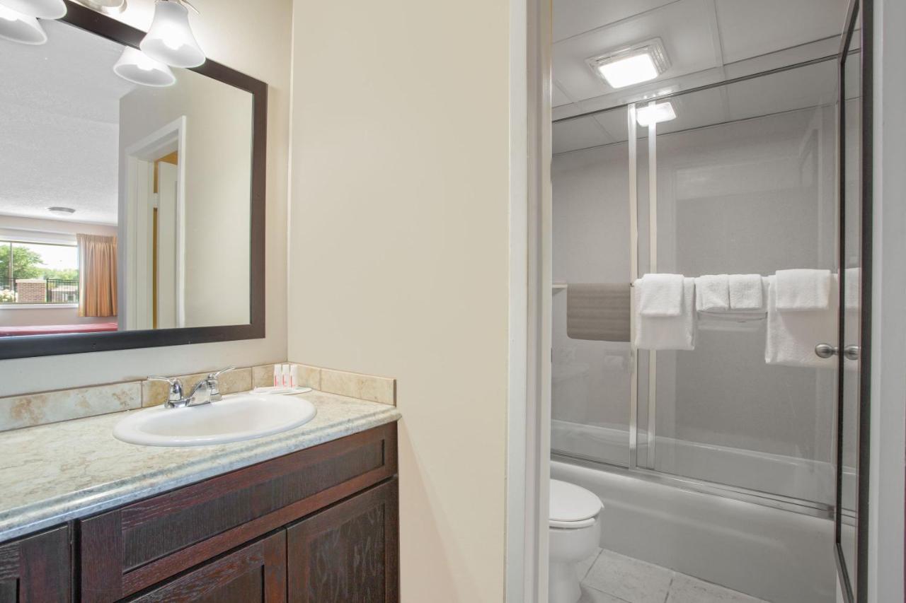 North Platte Inn and Suites — photo 8