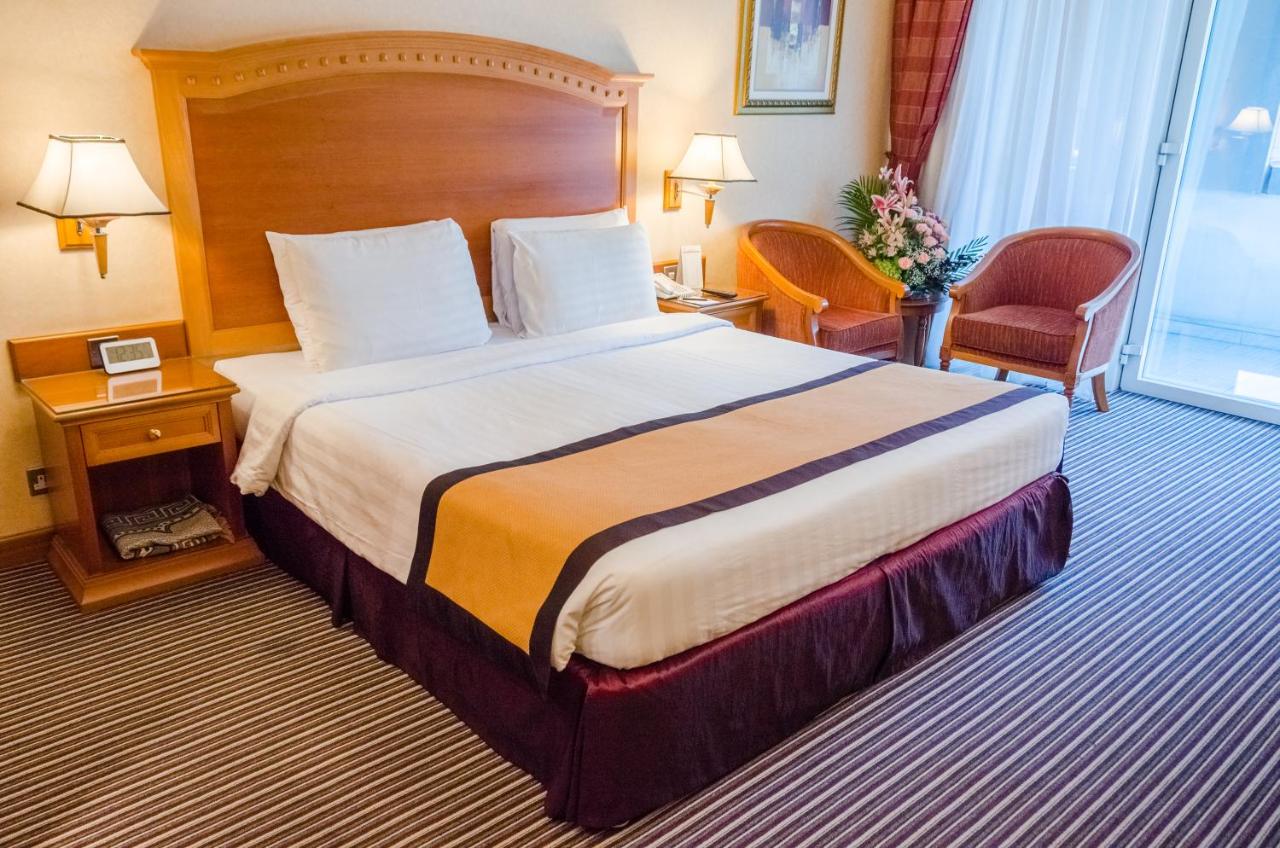 Avenue Hotel Dubai photo