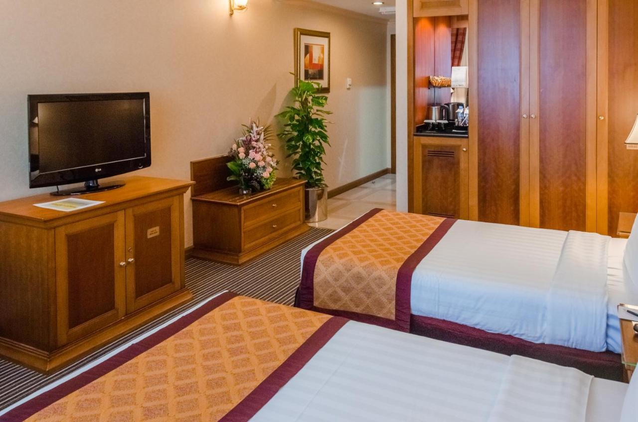 Avenue Hotel Dubai photo