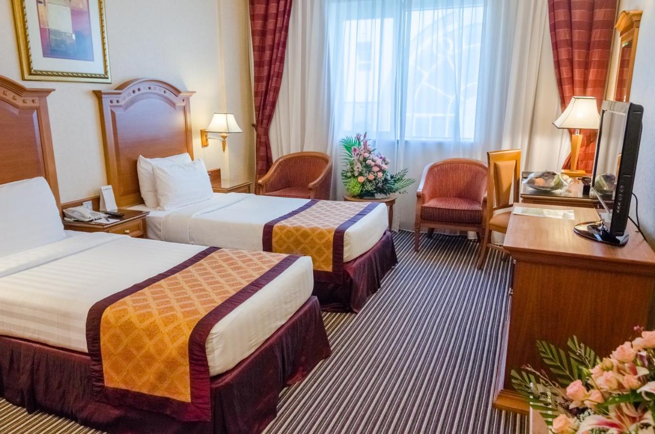 Avenue Hotel Dubai photo
