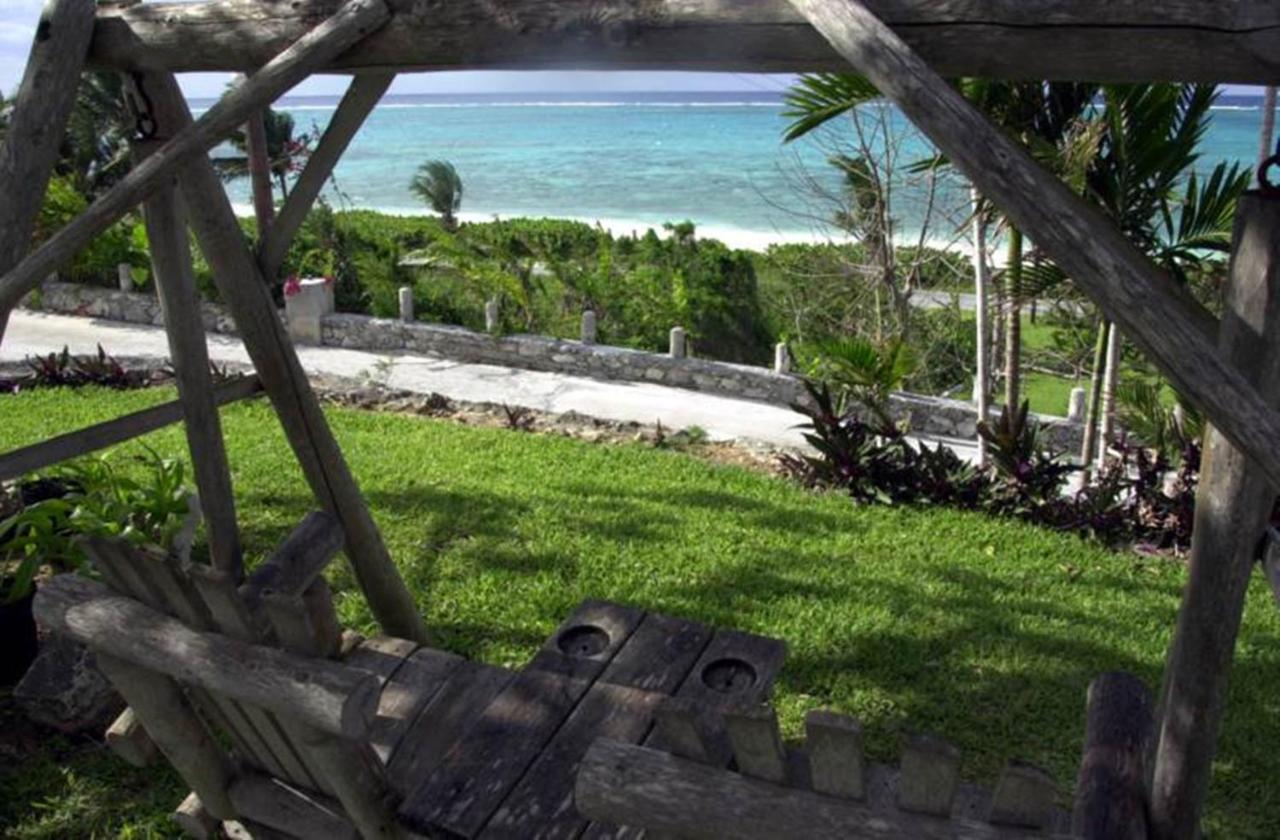 Orange Hill Beach Inn photo