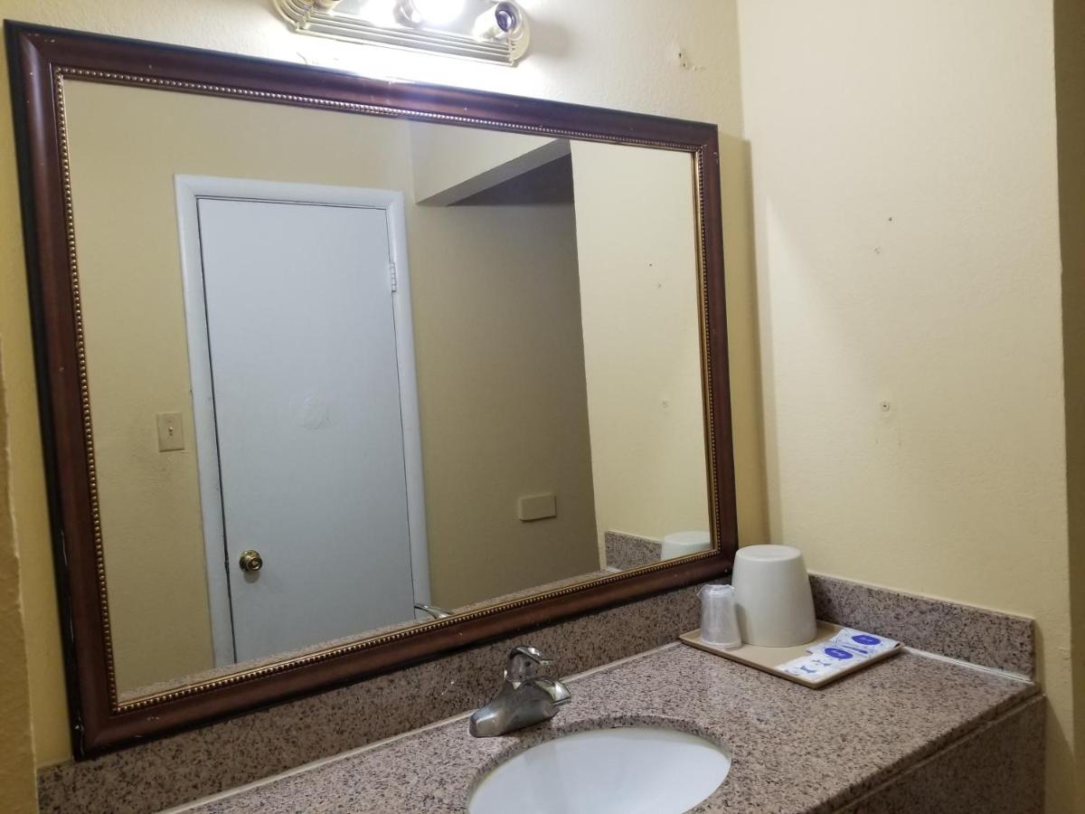 America's Value Inn — photo 18