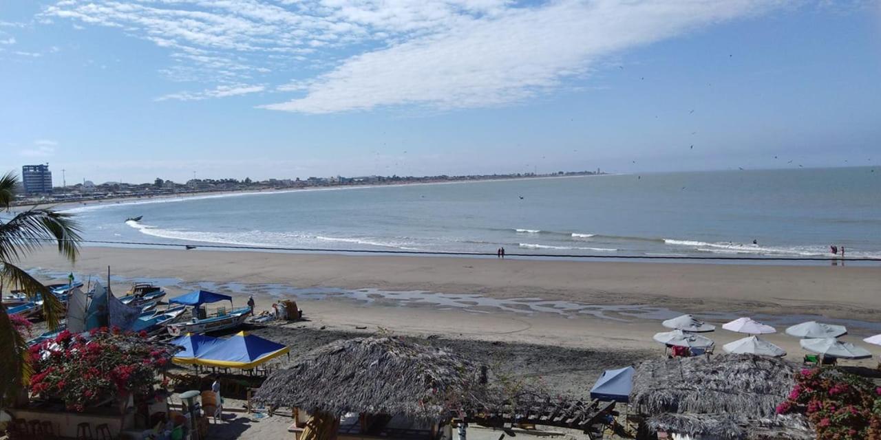 Beach: Hotel Paradise Beach
