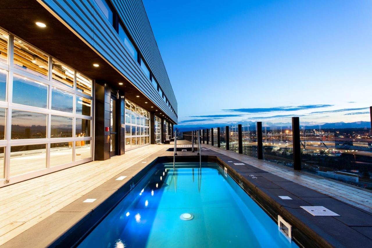 Rooftop swimming pool: The Source Hotel