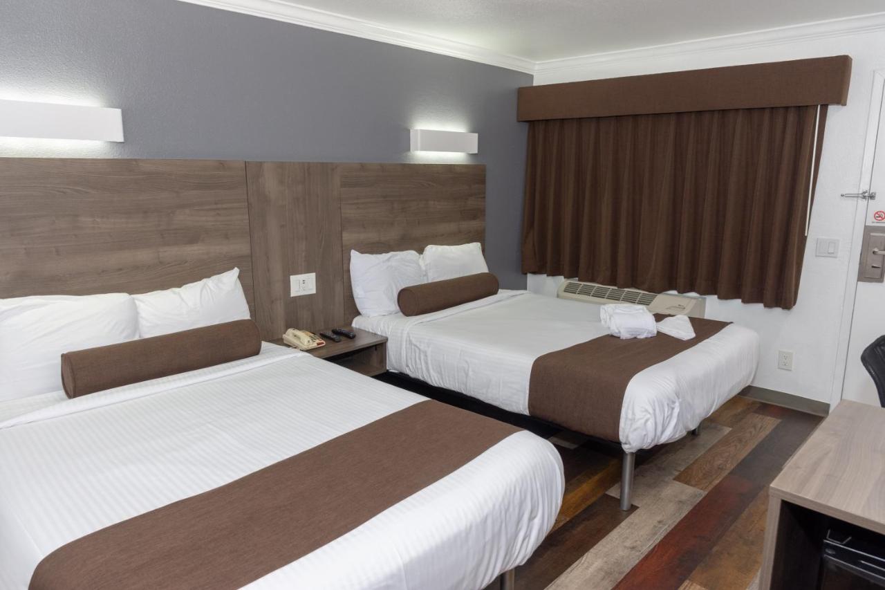 Value Inn Bellflower — photo 21