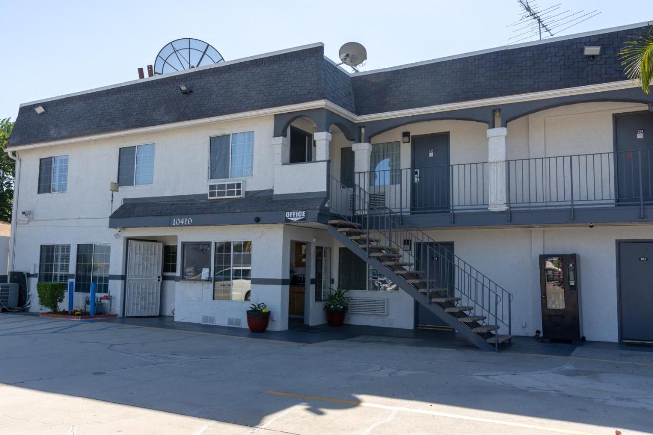 Value Inn Bellflower — photo 1
