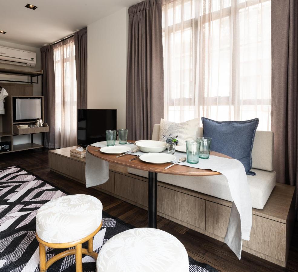 Warm Window Silom - 5