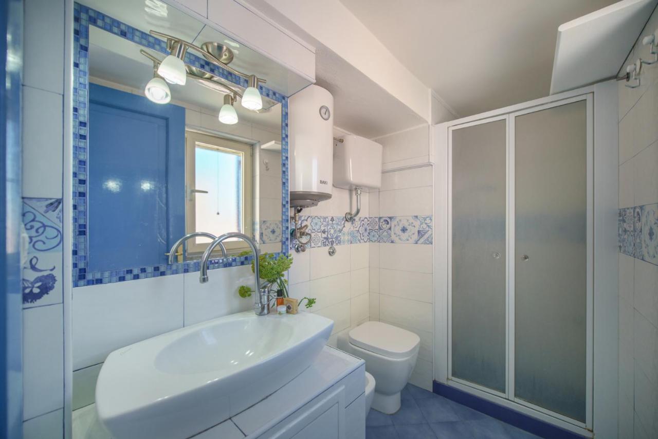 Corricella Sea Window - Gioia Apartments photo