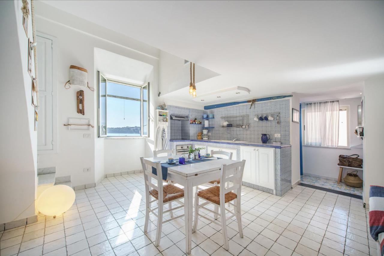Corricella Sea Window - Gioia Apartments photo