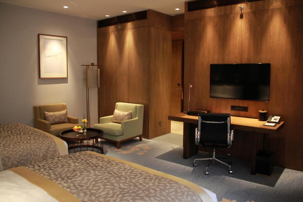 HUALUXE Shanghai Twelve At Hengshan, an IHG Hotel photo