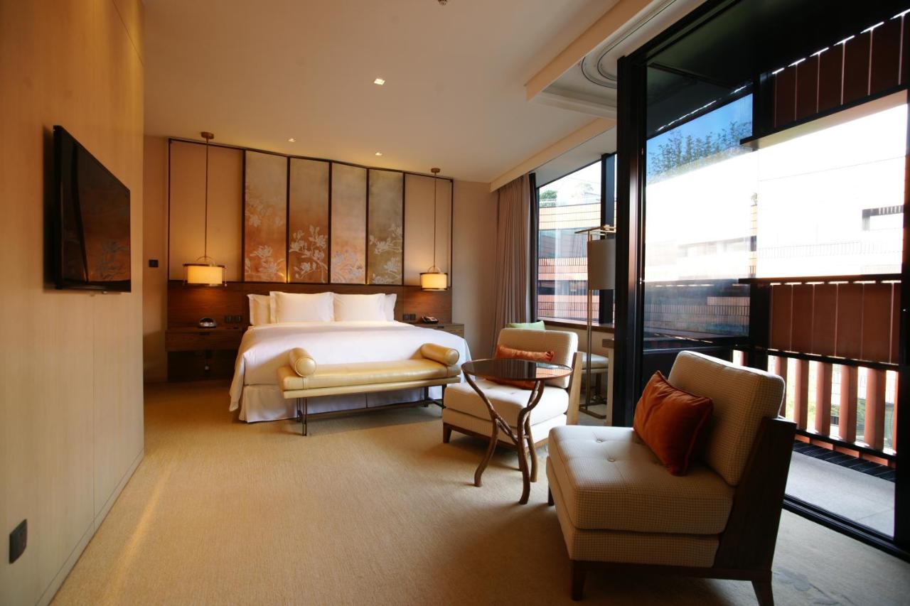 HUALUXE Shanghai Twelve At Hengshan, an IHG Hotel photo