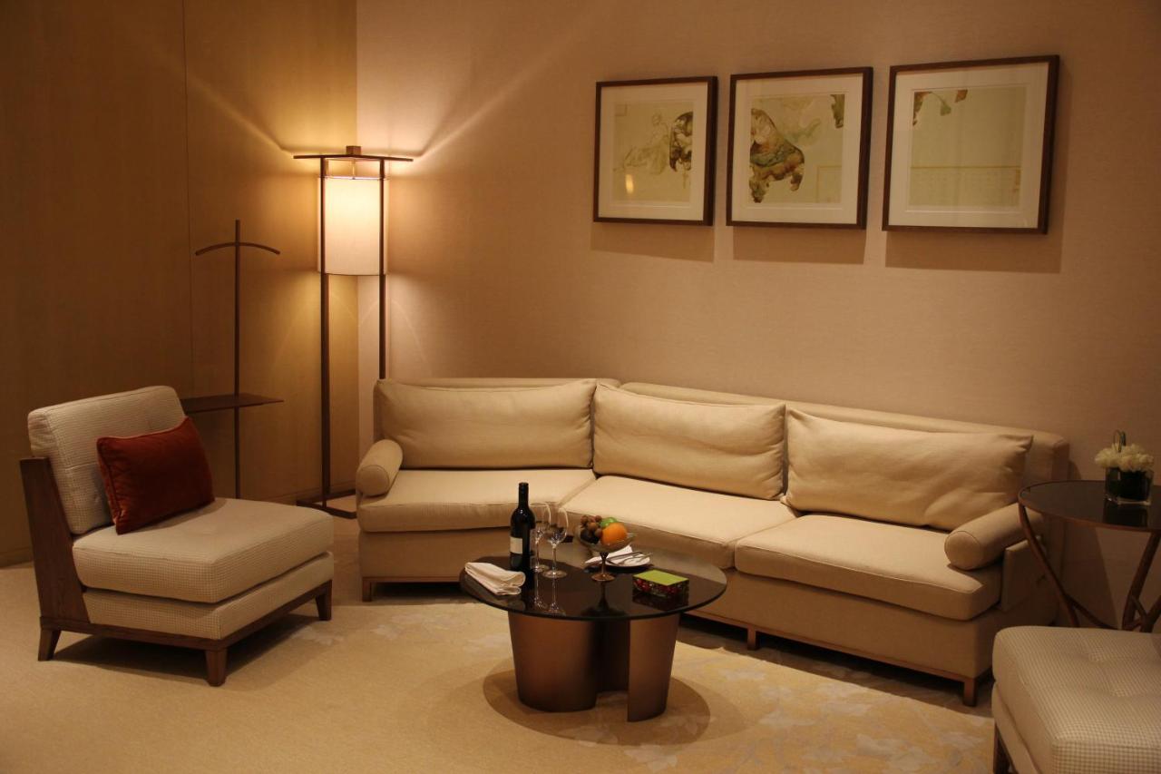 HUALUXE Shanghai Twelve At Hengshan, an IHG Hotel photo