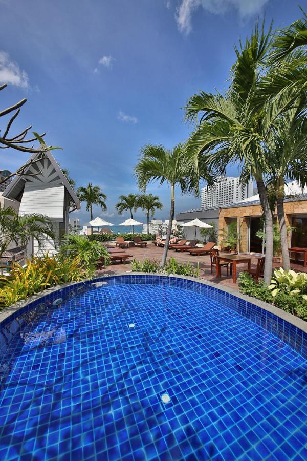 Rooftop swimming pool: Sunshine Vista Hotel - SHA Plus