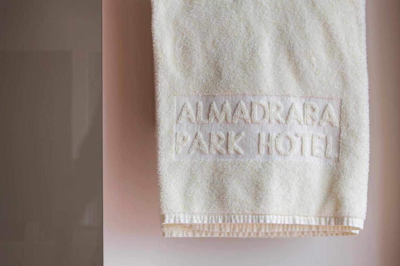 Almadraba Park Hotel - Laterooms