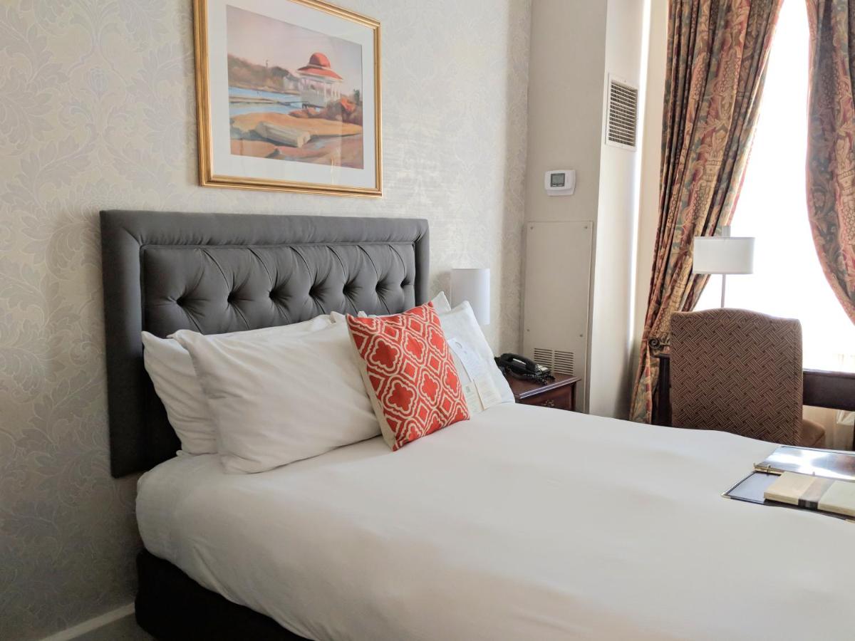 Colonial Hotel — photo 2