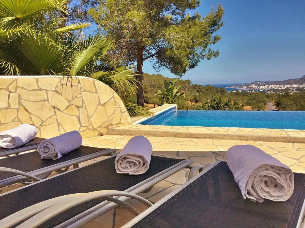 DOS MONOS, San Antonio Bay – Updated 2022 Prices