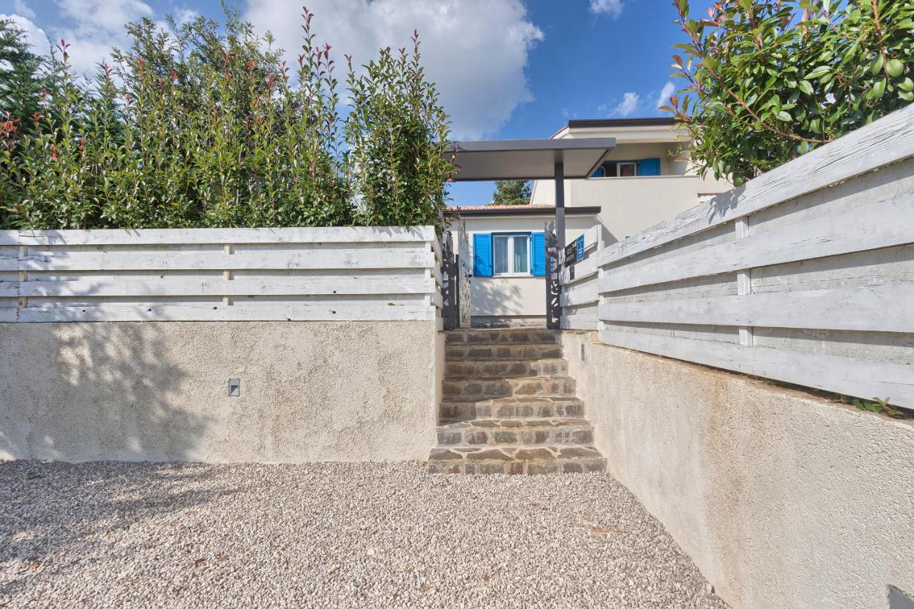 Villa 1521 photo