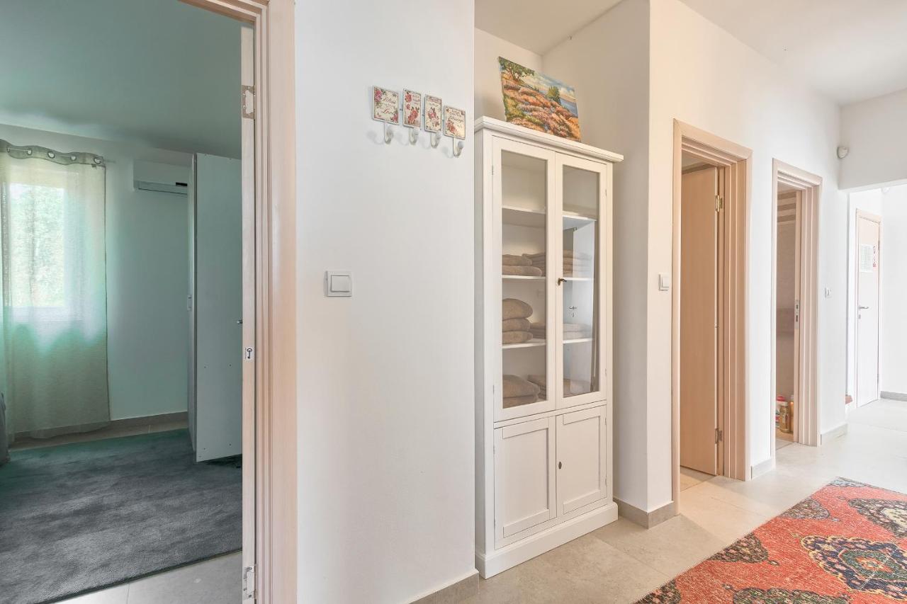 Villa 1521 photo