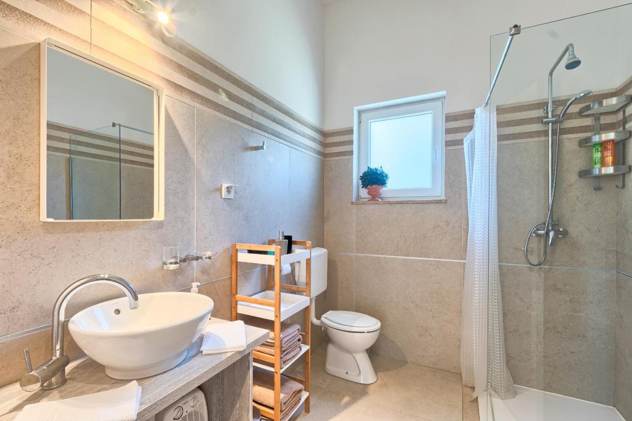 Villa 1521 photo