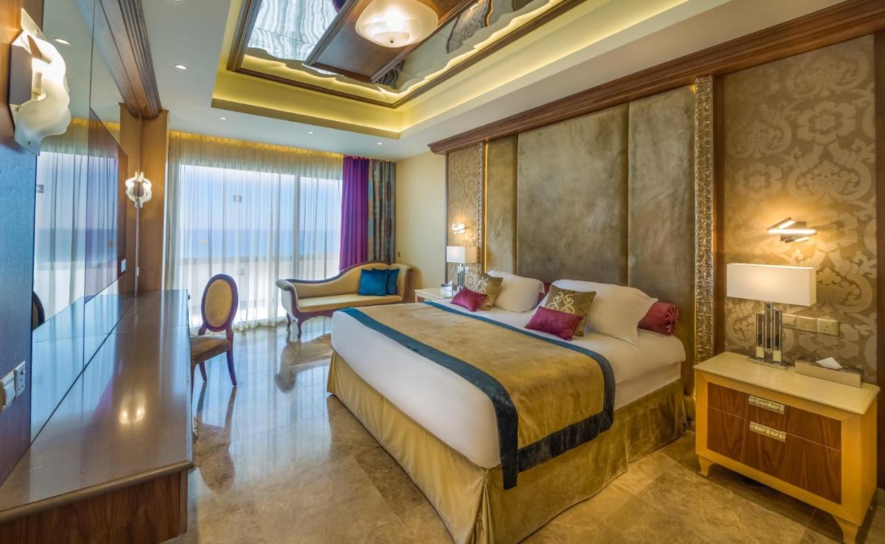 Adams Beach Hotel & Spa photo