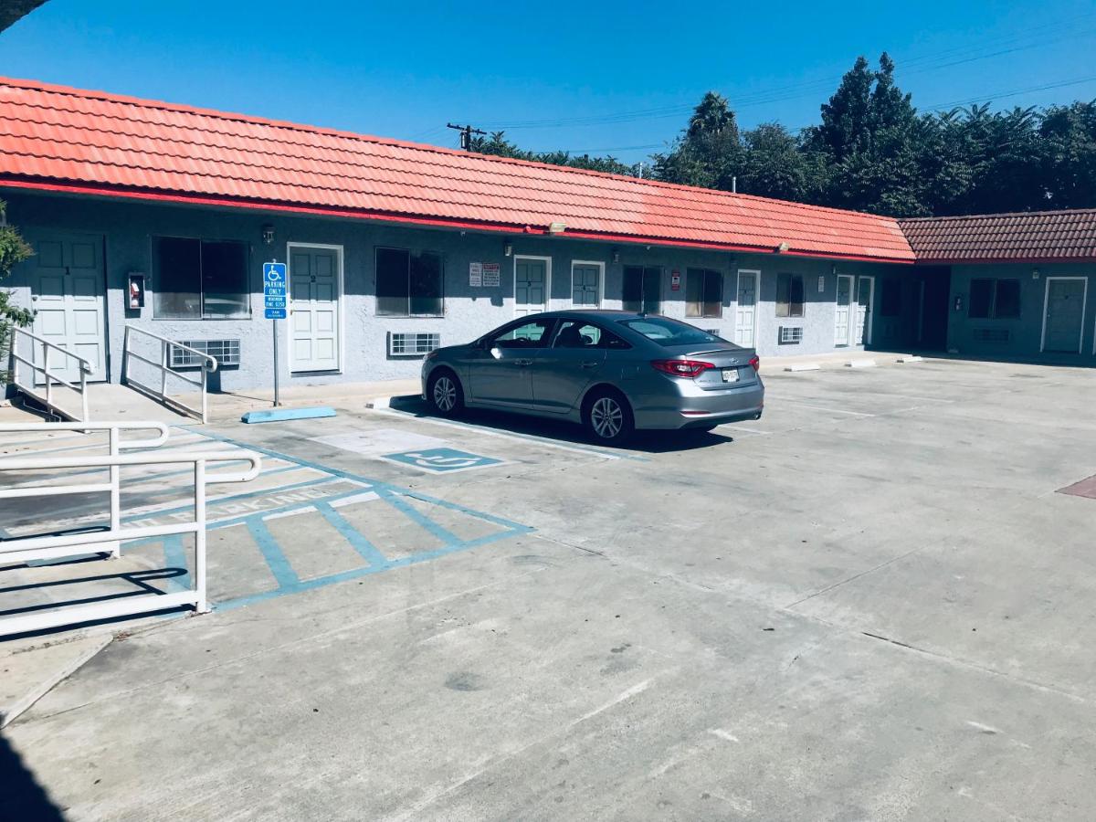 Rocky Inn Motel — photo 16