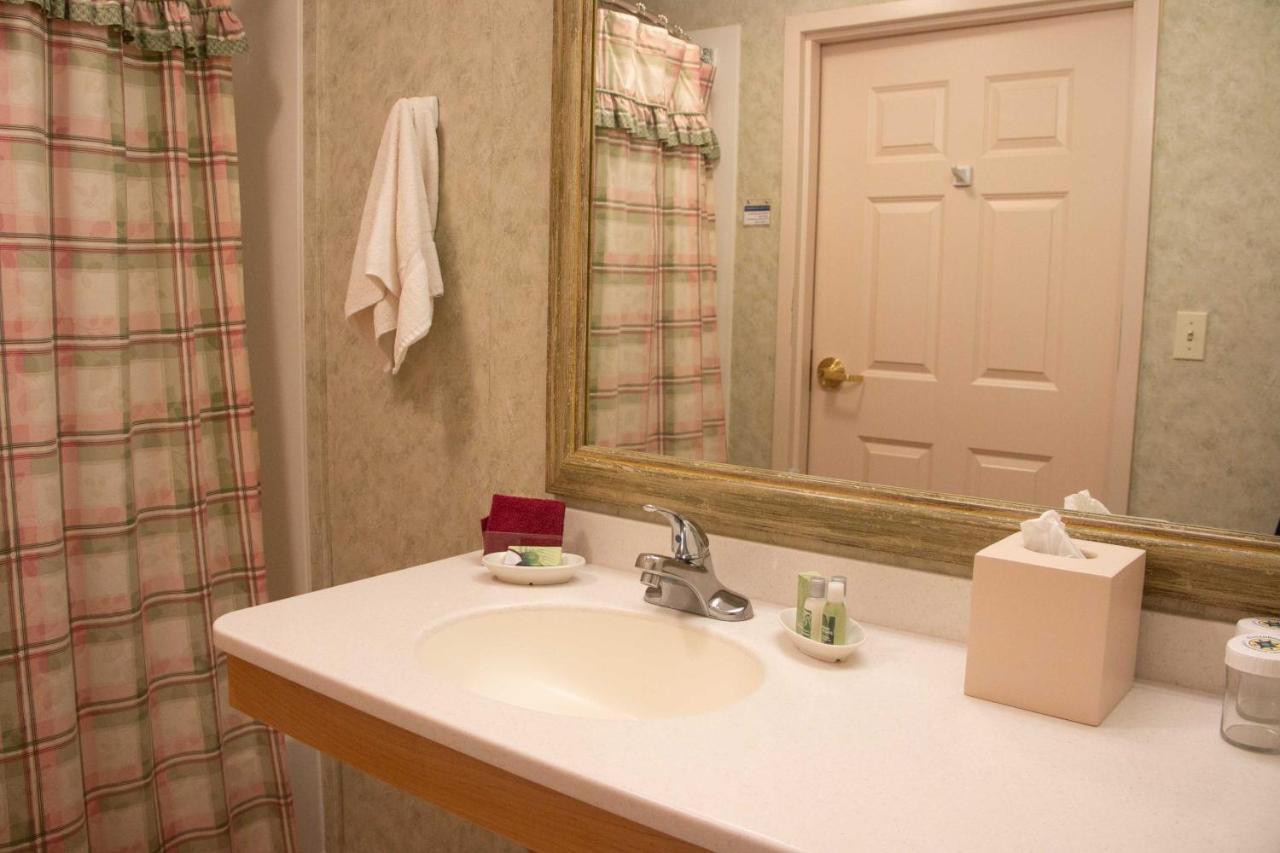 Essenhaus Inn & Conf. Center — photo 3