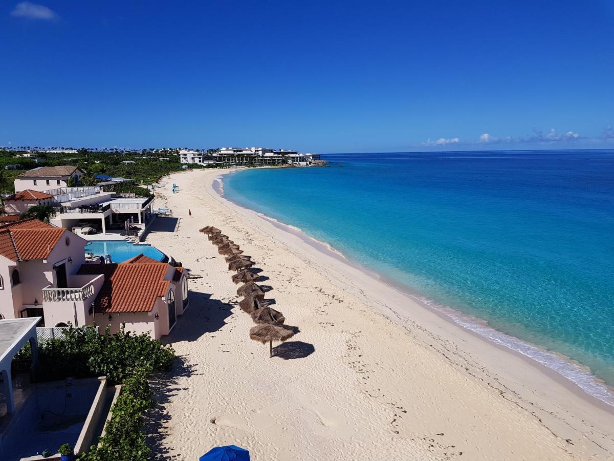 Beach: Turtle's Nest Beach Resort