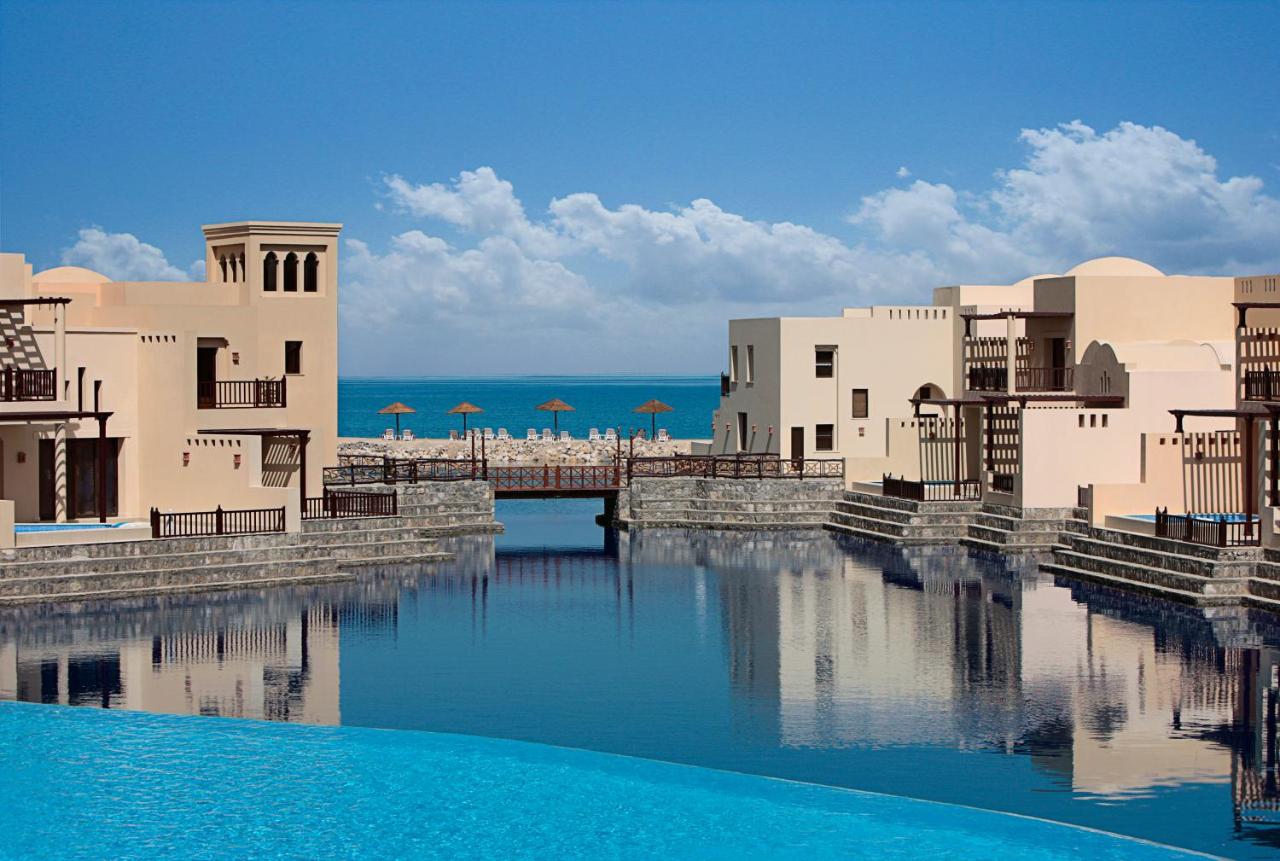 Hotel, plaża: The Cove Rotana Resort - Ras Al Khaimah