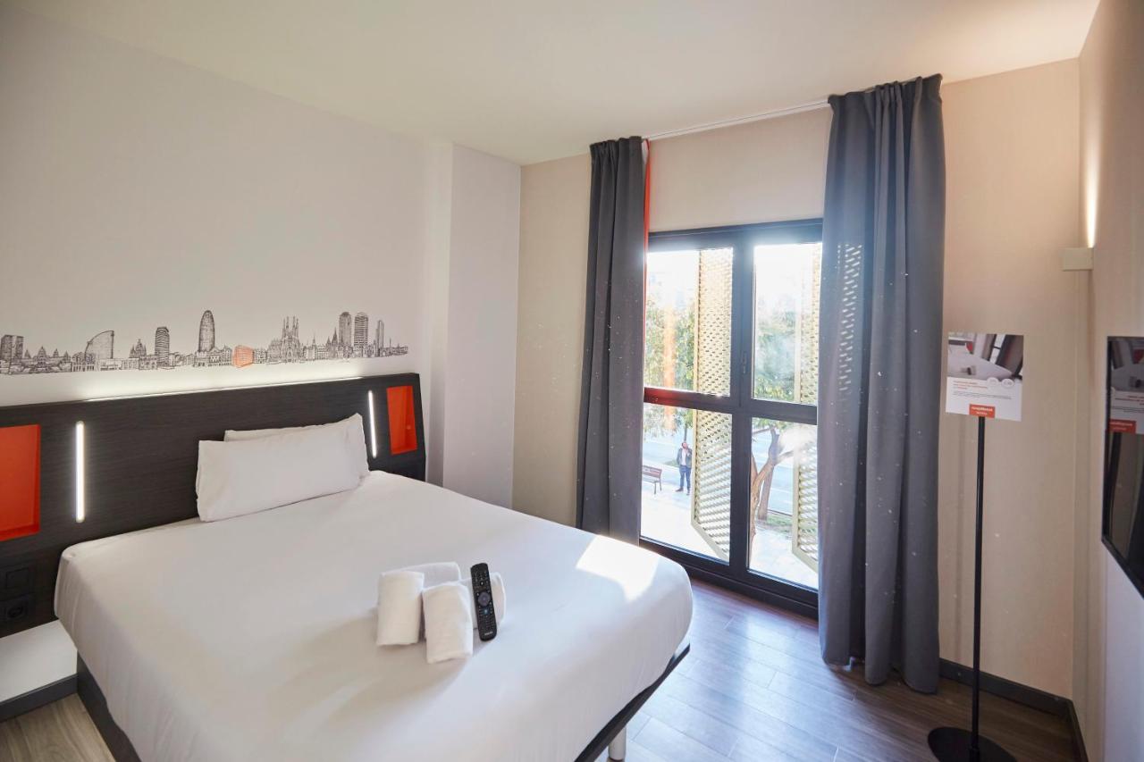 easyHotel Barcelona Fira, Hospitalet de Llobregat – Güncel ...