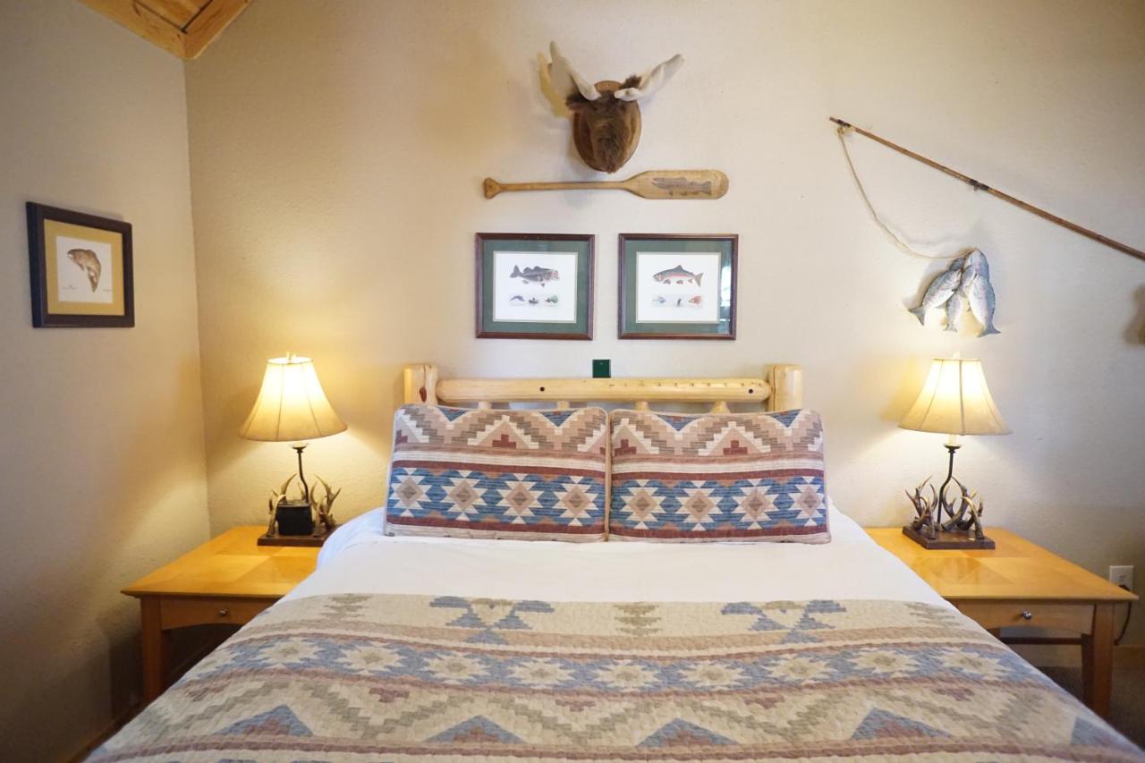 Shaver Lake Village Hotel — photo 1