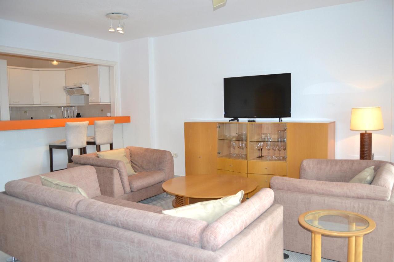 Puerto Banús Plaza views - RDR121, Marbella – Updated 2022 Prices