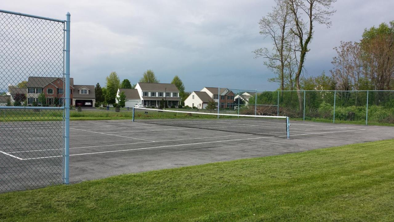 Tennis court: Americas Best Value Inn - Palmyra/Hershey