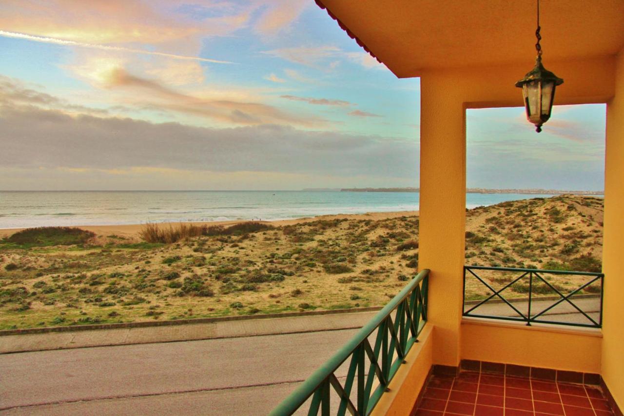 Image: Supertubos Beach Hostel
