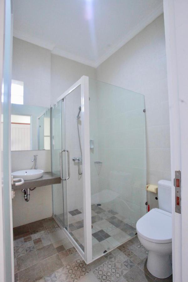 Beach Hut Hostel - 3