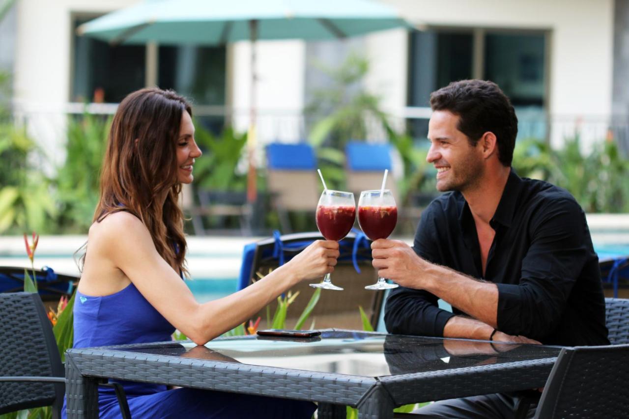 PACIFIC SUITES Boutique Hotel and Bistro photo