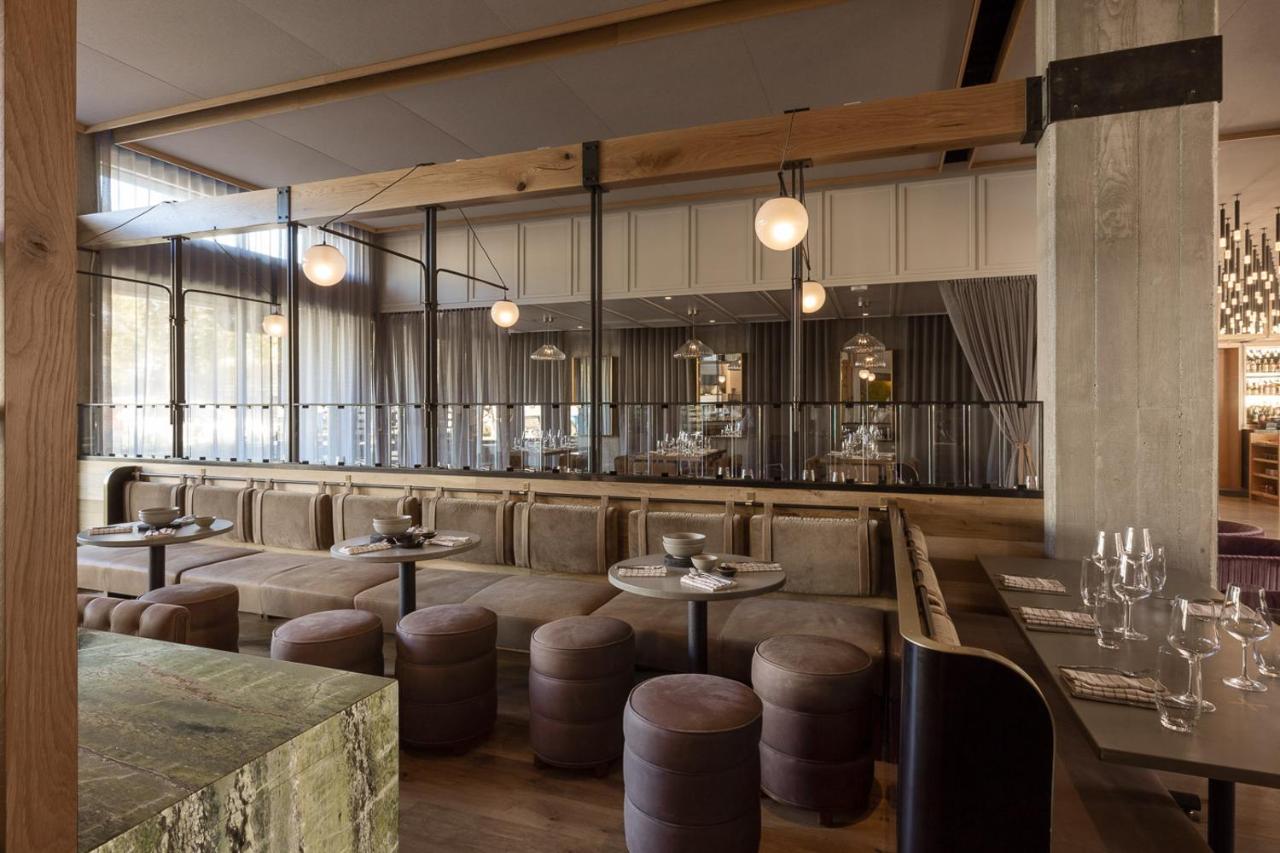 park james hotel restaurant