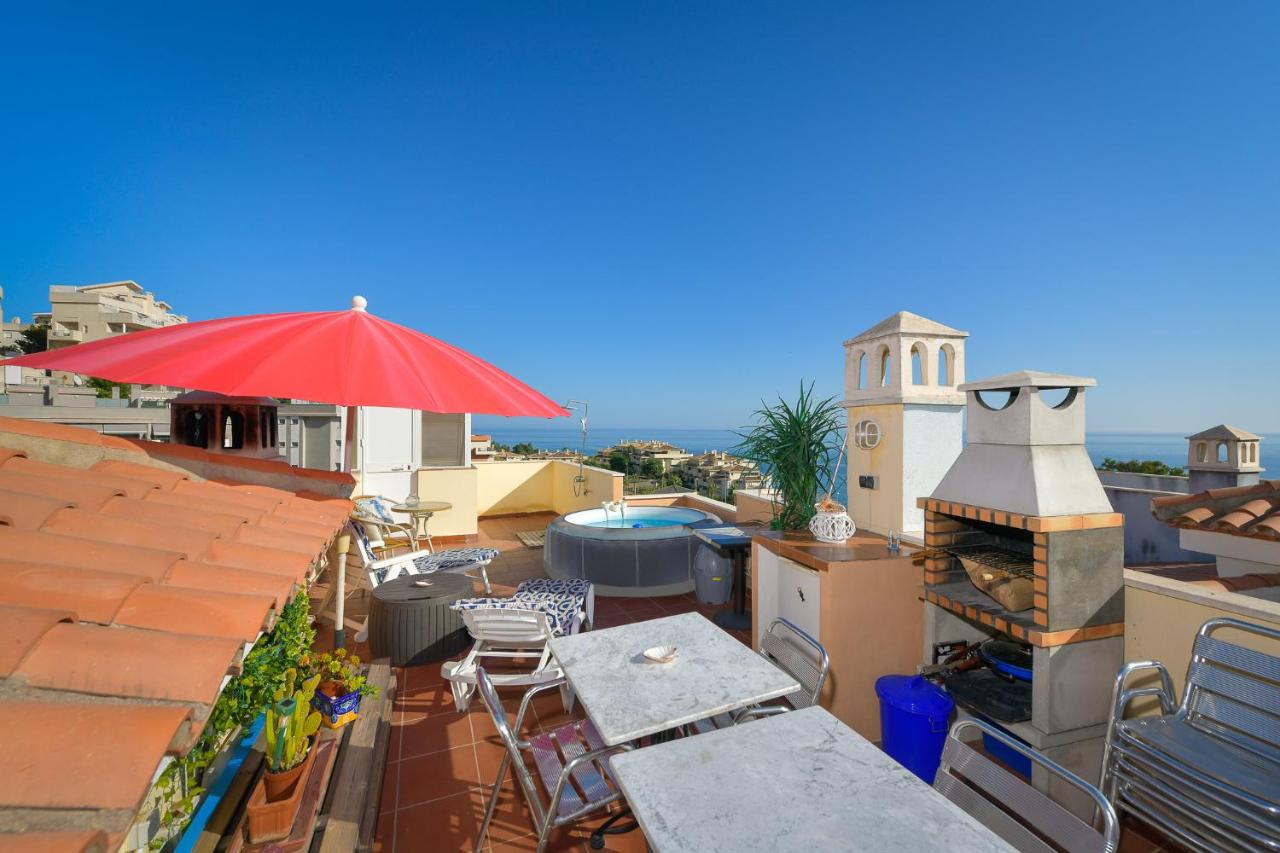 BlueBenalmadena 200meters from the beach with jacuzzi and ...