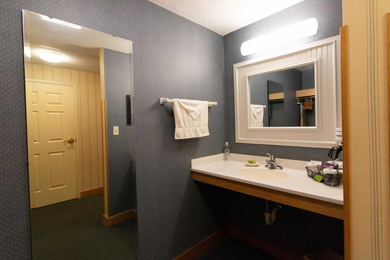 Essenhaus Inn & Conf. Center — photo 16
