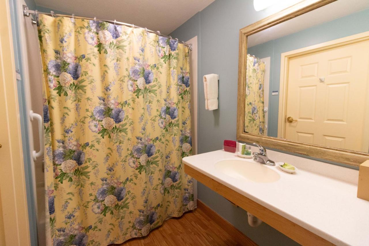 Essenhaus Inn & Conf. Center — photo 11