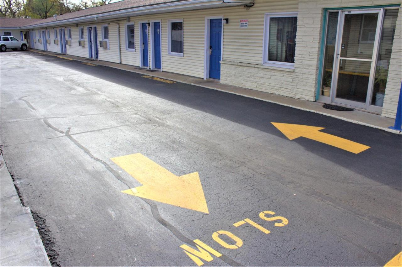 Plaza Motel — photo 15