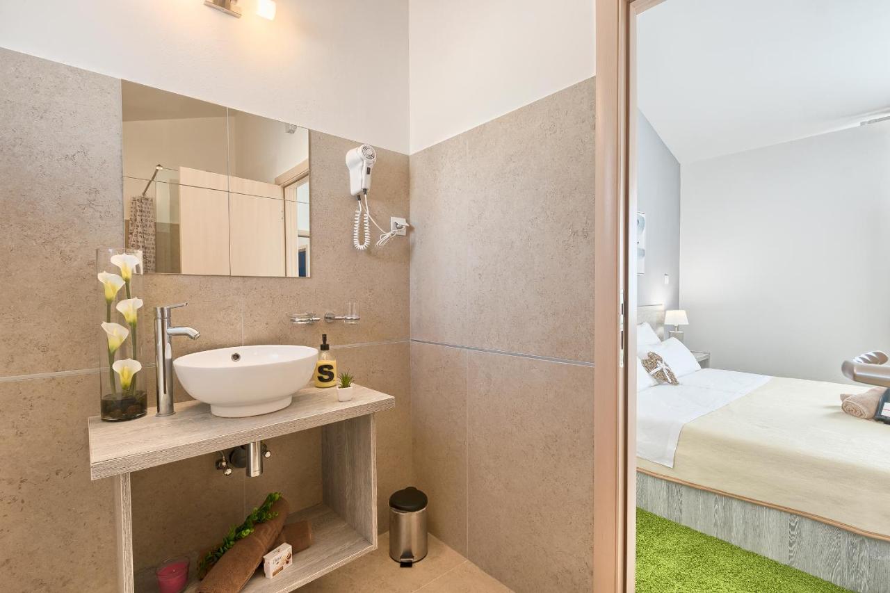Villa 1520 photo