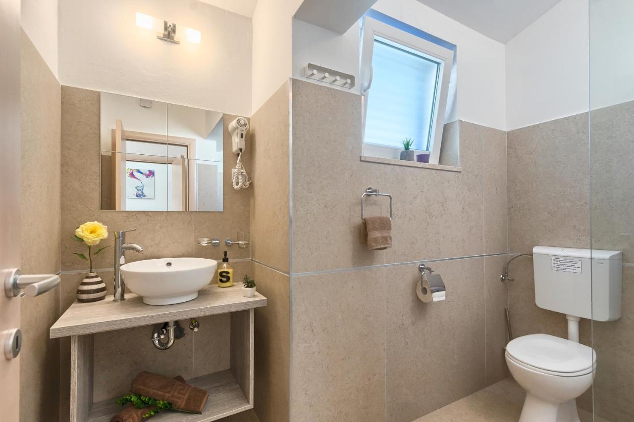 Villa 1520 photo
