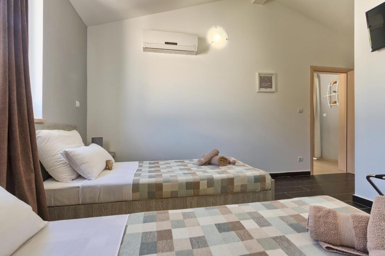 Villa 1520 photo