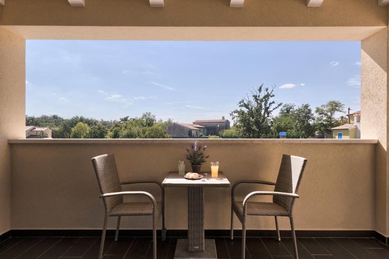 Villa 1520 photo