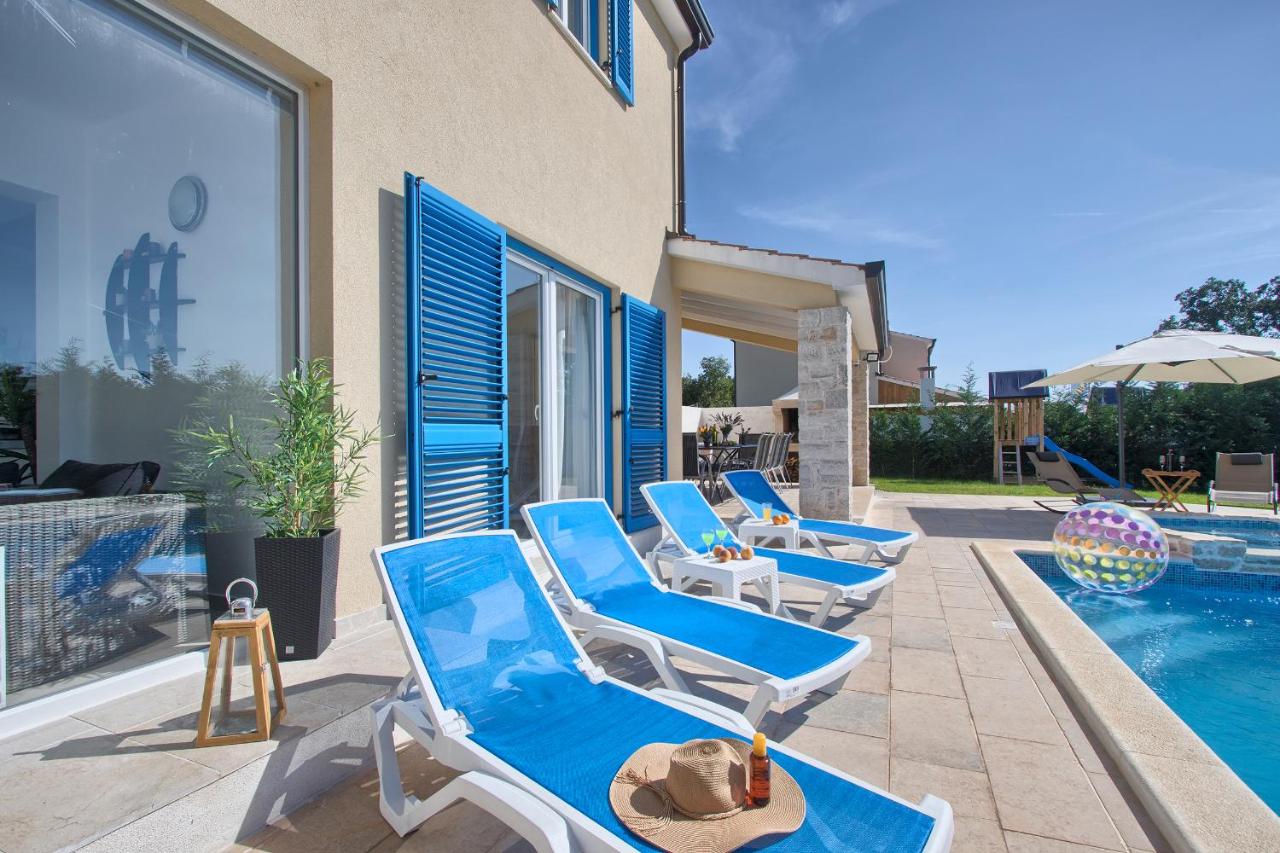 Villa 1520 photo