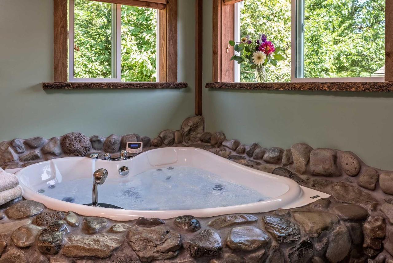 Carson Ridge Luxury Cabins — photo 6