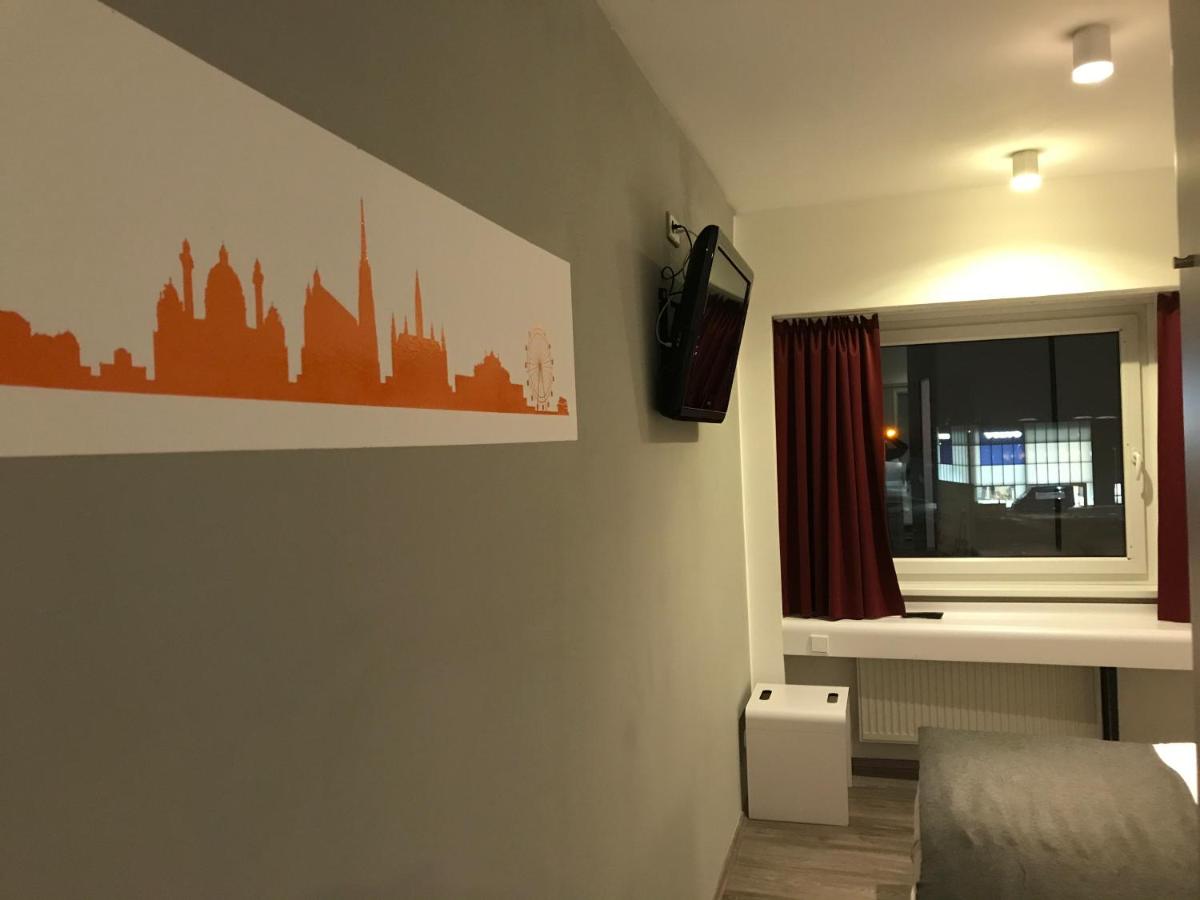 HB1 Budget Hotel - contactless check in photo