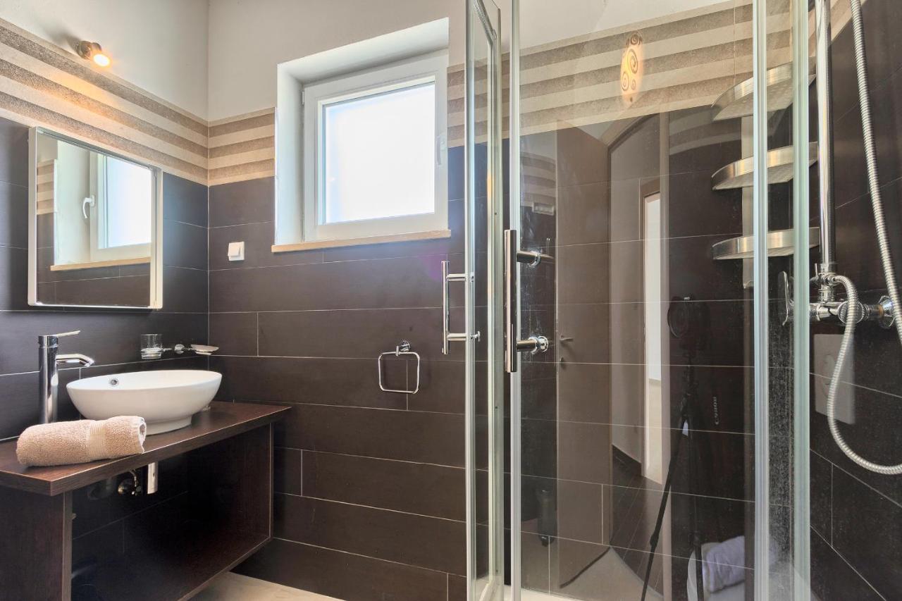 Villa 1522 photo