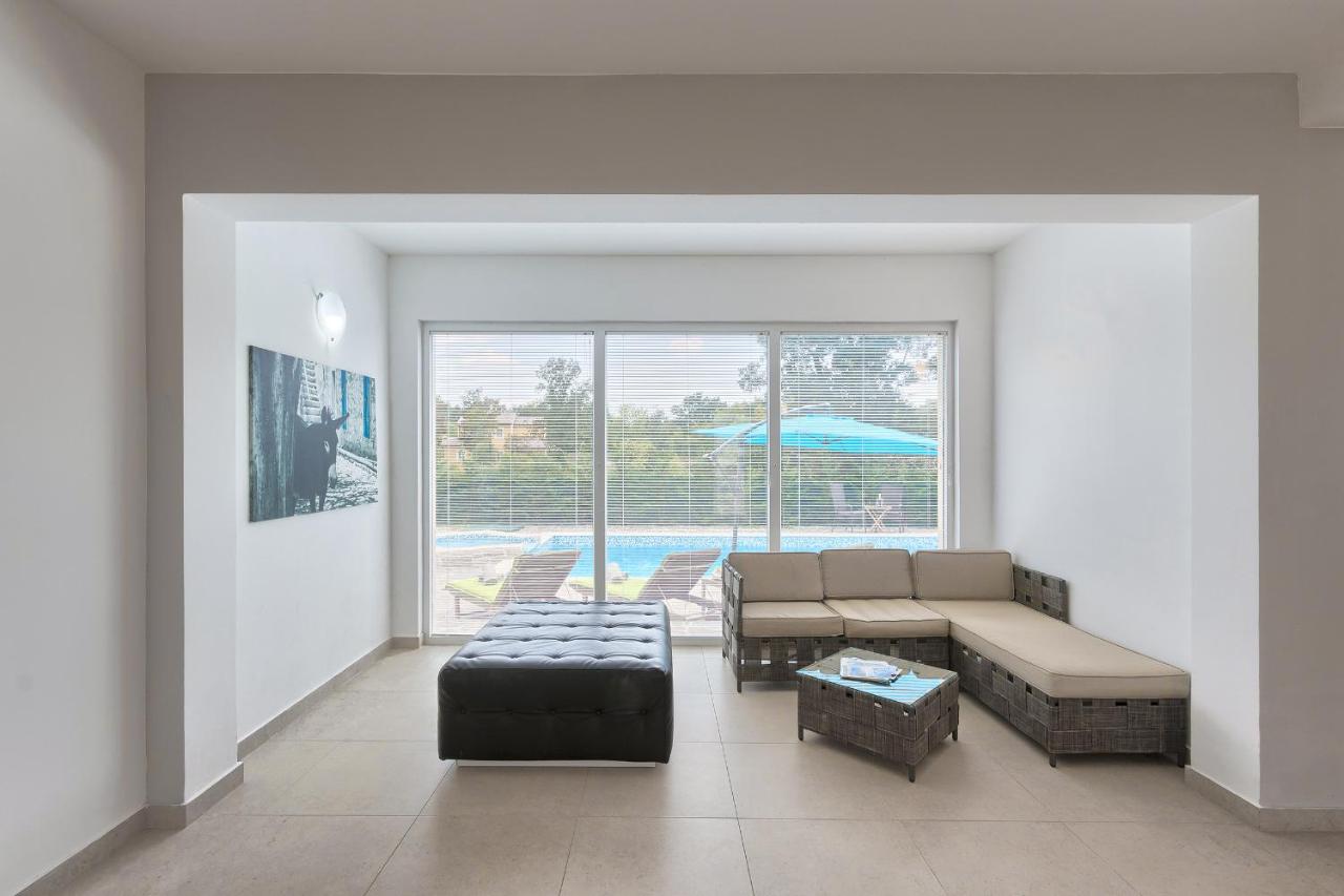 Villa 1522 photo
